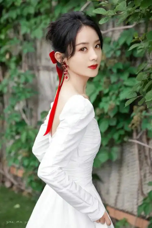 敬七月的清欢  祝颖@赵丽颖与虫7月顺利  静待行程图@赵丽颖工作室