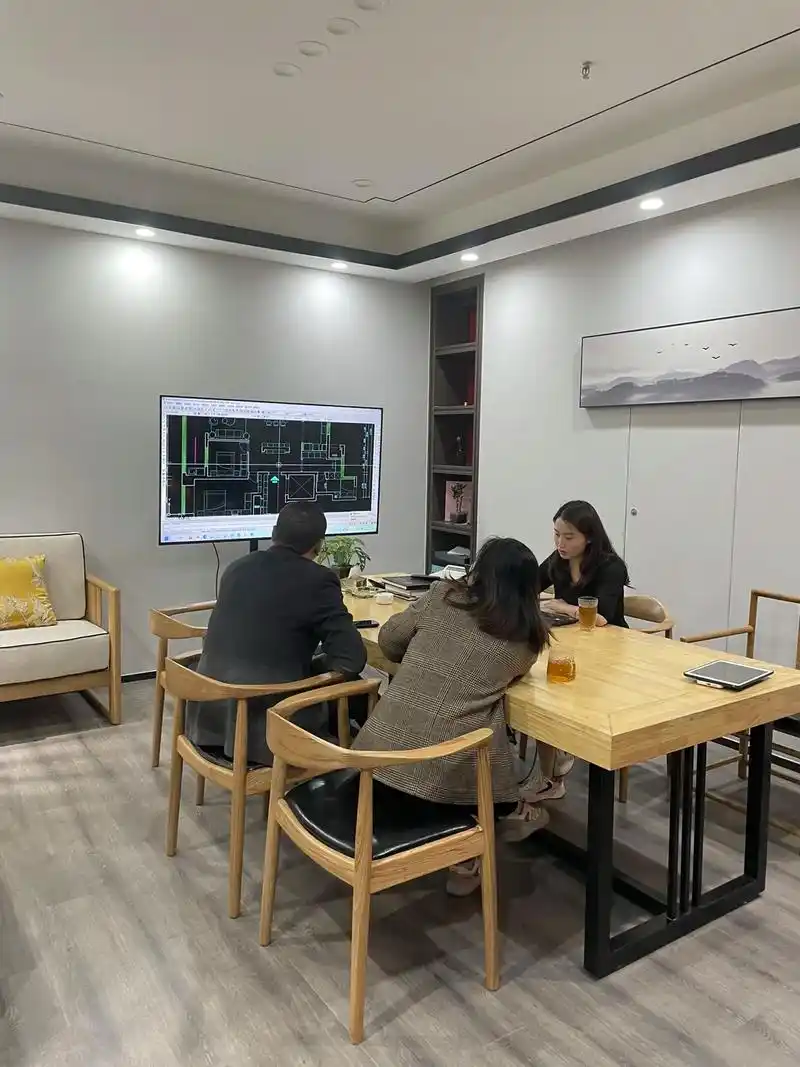 用责任心做事,用感恩心做人,已经晚上八点了,设计师在加班与客 - 抖音