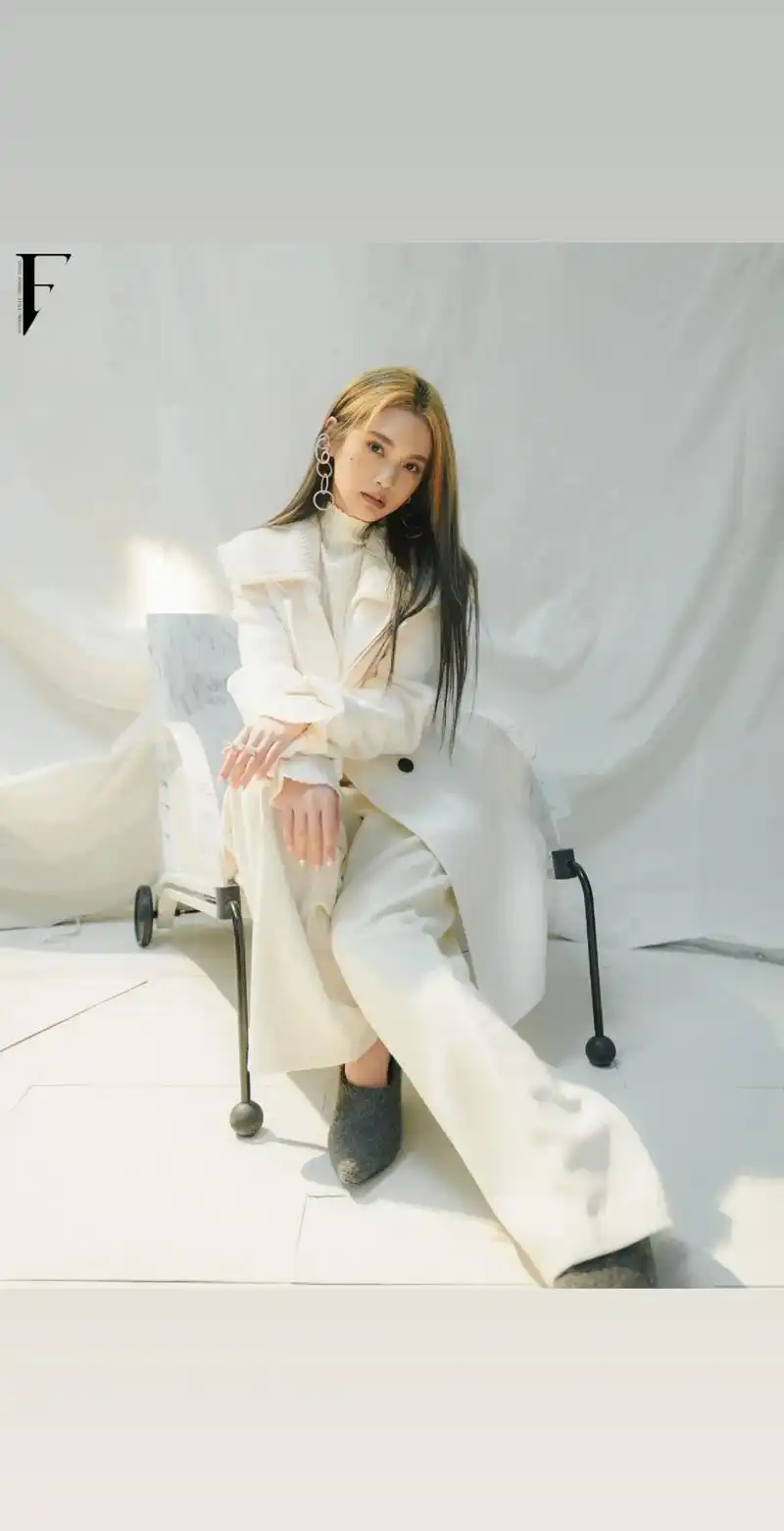 杨丞琳 | 着一身纯白 寻最亮的星|||知名歌手,演员杨丞琳 - 抖音