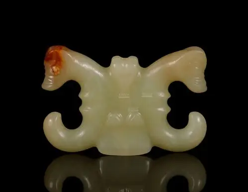 红山 双龙玉鸮佩高清大图_易拍全球博奥拍卖有限公司2019 美国博奥