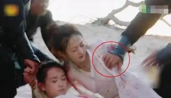 盘点影视剧中的雷人穿帮镜头 每一幕都让人笑到飙泪