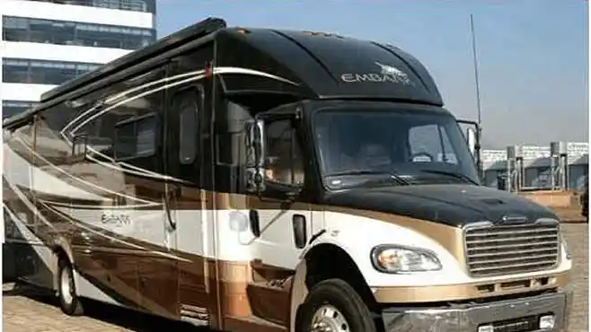 成龙518万房车,号称移动别墅,全世界仅一辆,网友:不敢想的车-汽车视频