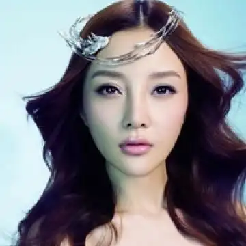 最美女神李小璐,女生头像图片-回车桌面