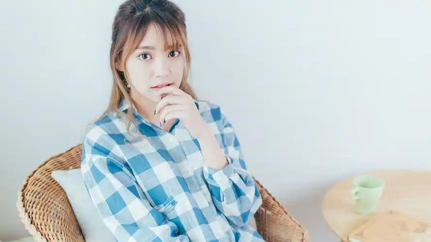 清纯性感美女唯美写真高清壁纸