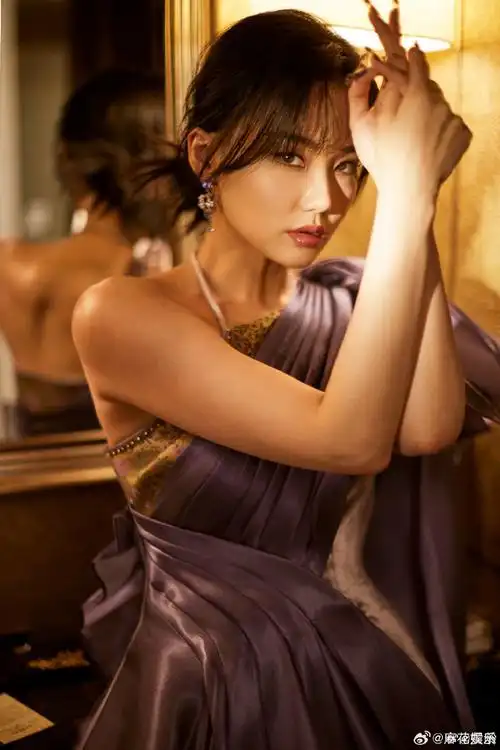 黄龄晒无限超越班宿舍照##黄龄的脸盆套装真有年头