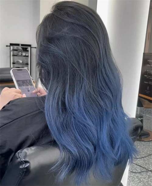 2022染发流行趋势 蓝色系发色yyds_染发发型 - 美发站