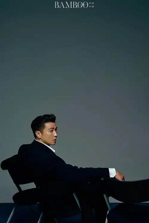 保剑锋封面写真 沉稳派大当家演绎百态角色