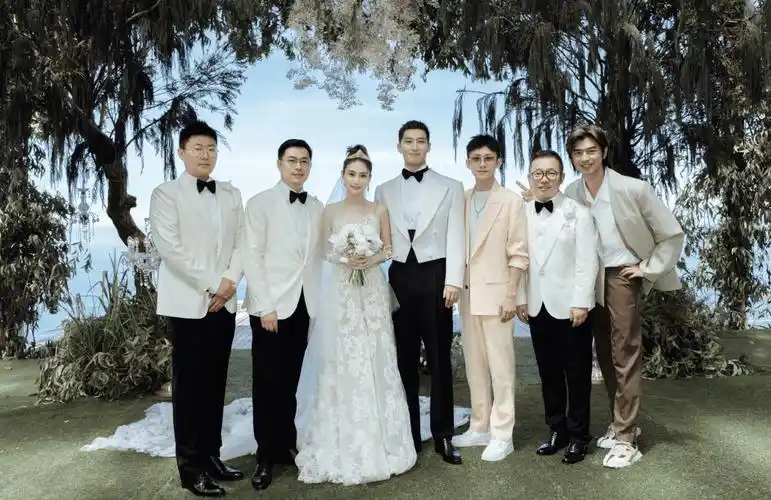 张一山参加窦骁何超莲婚礼,晒现场照并非伴郎,陈柏霖孙耀威也在_女生