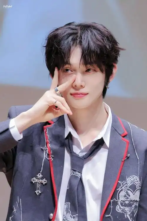 崔然竣天才小猫#926989#崔然竣吸睛美颜#【2