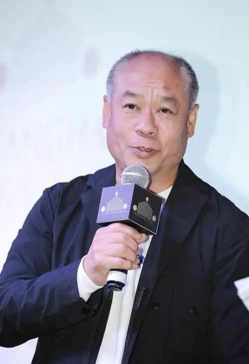 55岁李宁近照曝光 "体操王子"头发花白精神矍铄