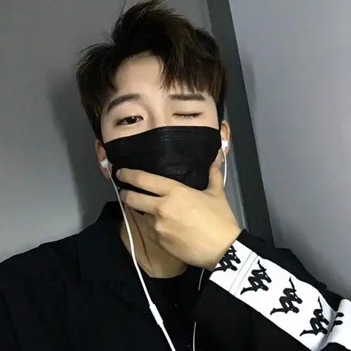 黑衣黑口罩帅男子_可爱男生头像图片_扣扣居