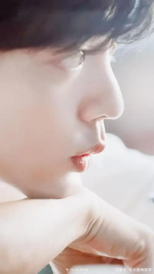 肖战撒娇卖萌集锦,你能坚持到第几张?