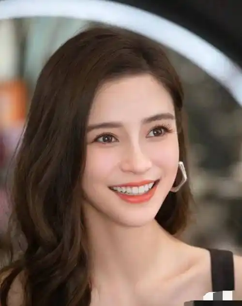 六位逆天混血女星,有一位长相艳丽,林心如都后悔找她演戏_混血儿