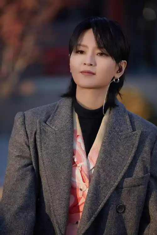 周笔畅超话丢会出现在不同角落捕捉老板@周笔畅的每个瞬间90听讲时