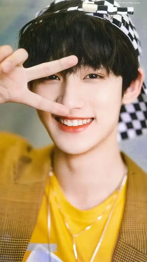 请爽歪歪们看看今晚的甜鑫弟弟丁程鑫