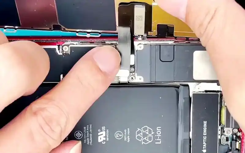 从拆螺丝开始手把手教你如何更换iphone8p屏幕还愁学不会