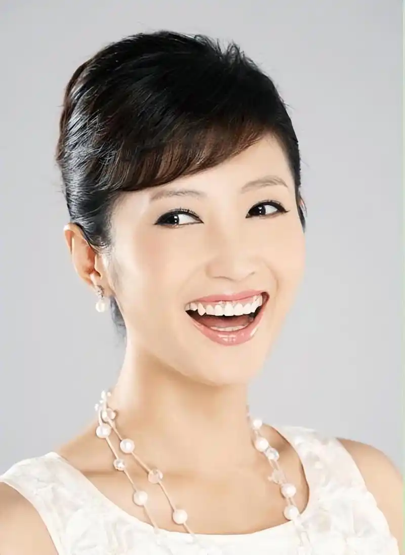 回顾主持人徐春妮我这辈子正确的决定就是为刚强生了个大胖小子