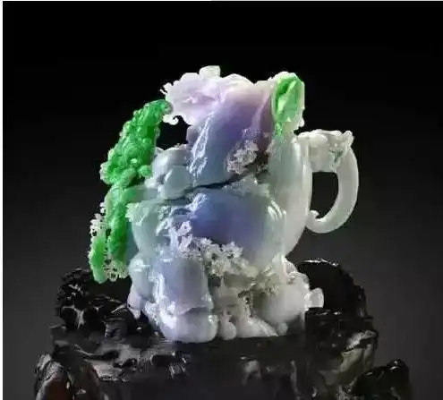 百万级别紫罗兰翡翠摆件,工与色的完美融合