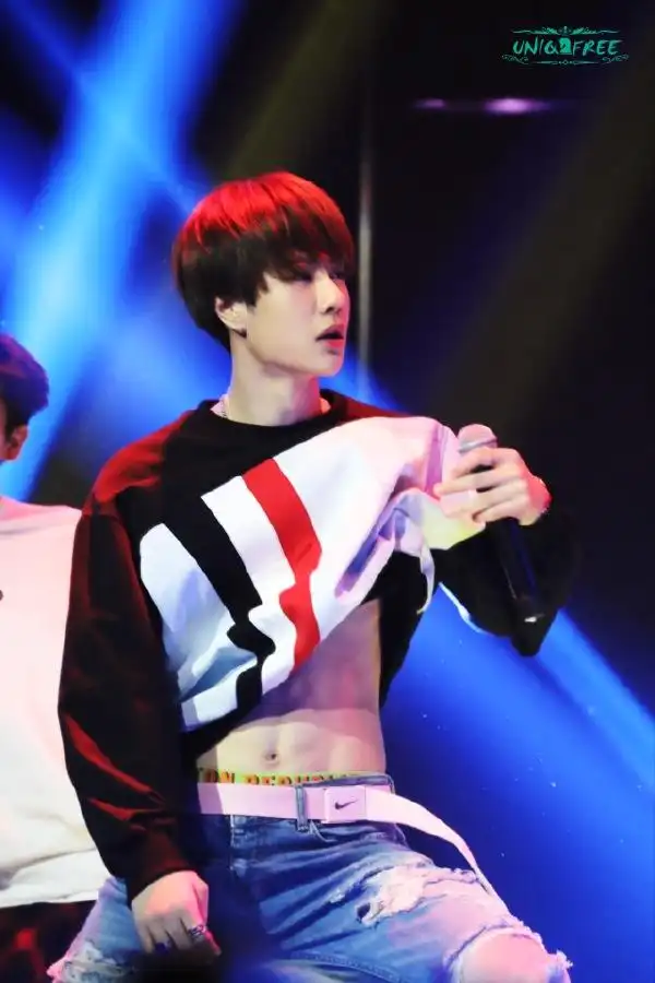 品一品王一博的名品腹肌,网友:要从颜饭转为"肉体饭"了