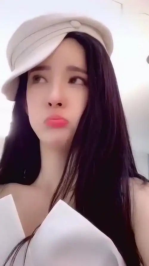 韩国网红美女模特潘南奎,斗鸡眼!