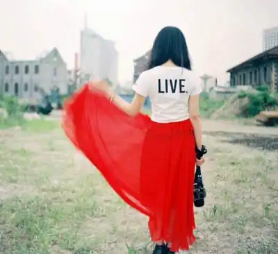 女头 头像 背影 红裙 唯美