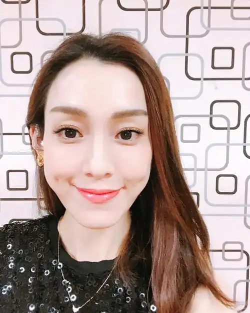 范玮琪童年照曝光软萌可爱从小美到大