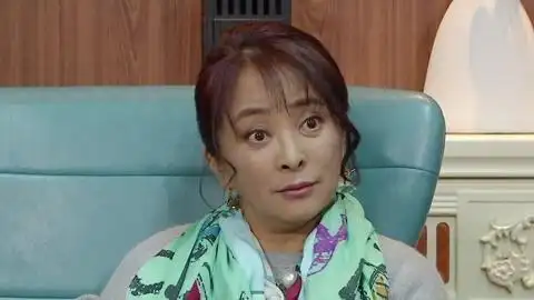 美女一开门就喊:姐,这可把送快递的小哥给吓坏了 -高清视频在线观看-