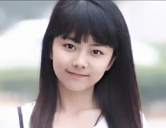 谭松韵读书的时候居然没人追,看了她的旧照,谁敢追