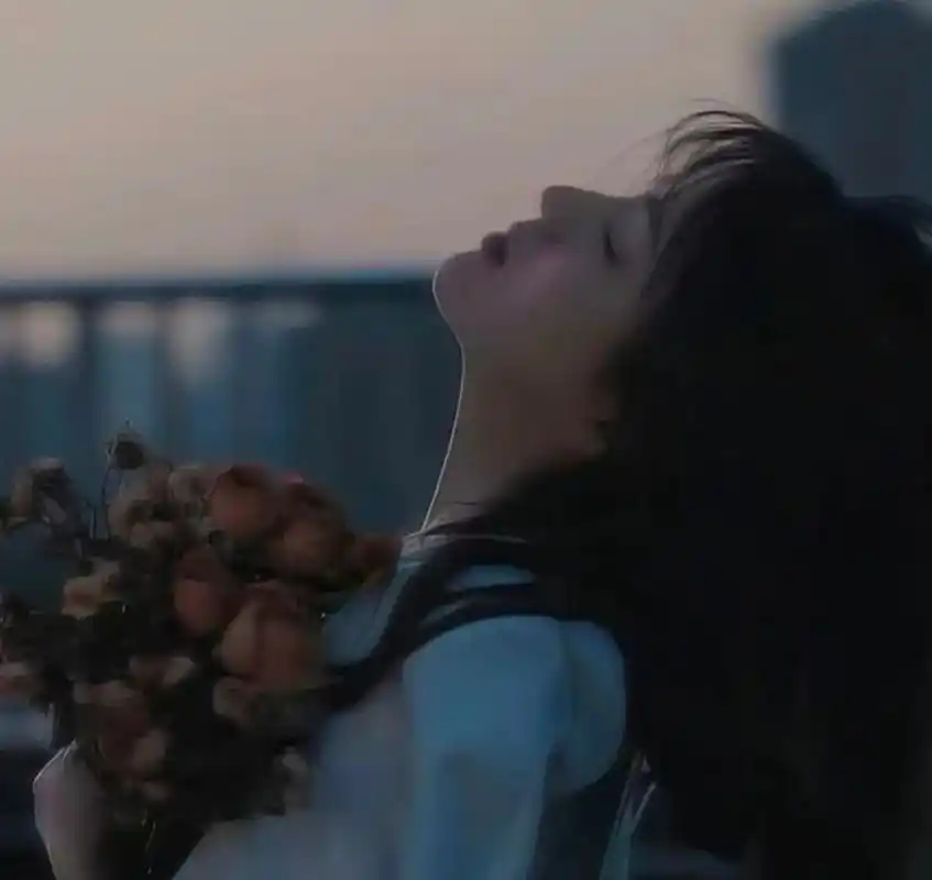 冷淡到极致的头像小女生 - 抖音