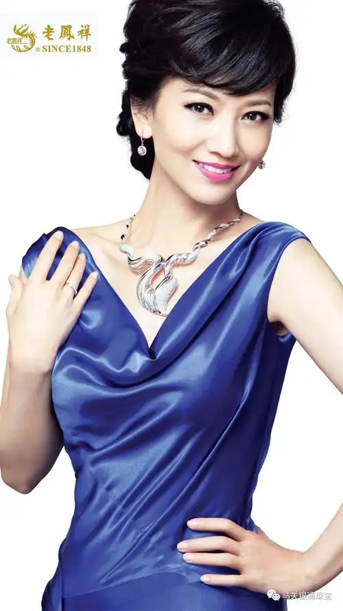 银通珠宝携手老凤祥珠宝强势入驻马关安平广场木兰苑23