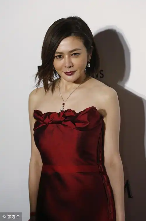 关之琳出名漂亮曾入选全球最美丽的50位名人