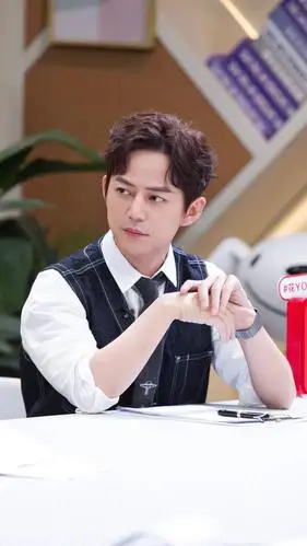 主持人何炅,写真照