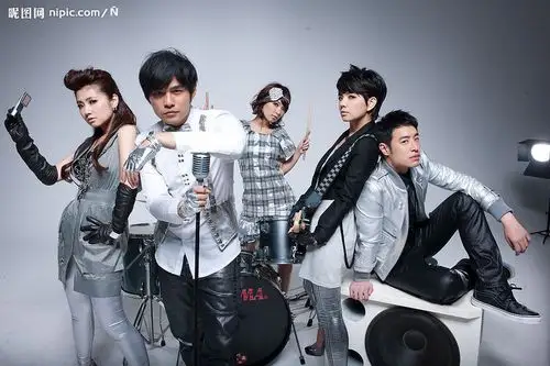 潘玮柏的这双鞋是什么牌子的?