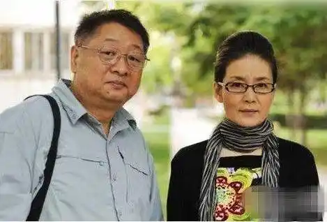 潘虹的老公是谁(潘虹的老公是谁呢?