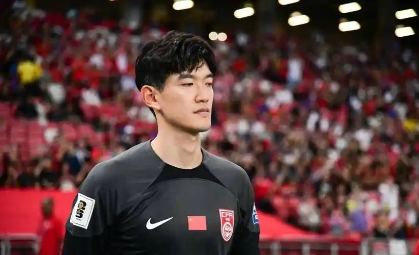 原创国足战平新加坡后确定了颜骏凌张琳芃和武磊是球队核心中轴线