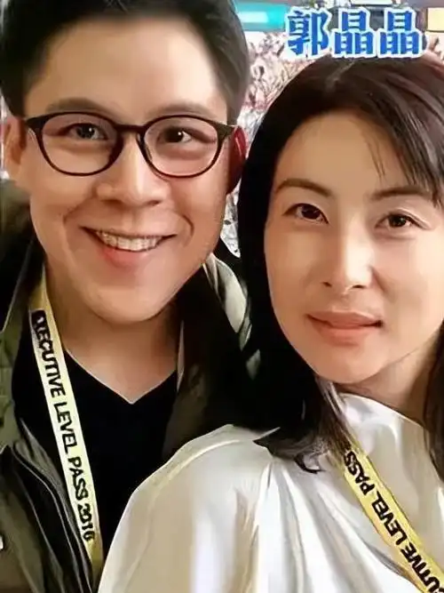 夫妻本是同林鸟但是这一次霍启刚也救不了郭晶晶