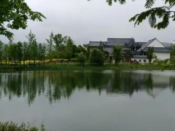 郧阳月亮湖山庄——嘉年华欢乐谷