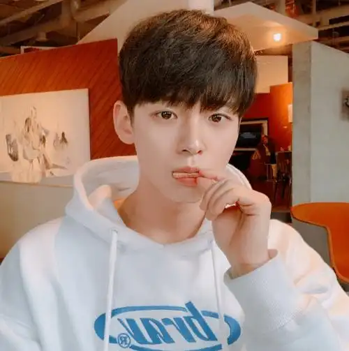 00后小年轻发型