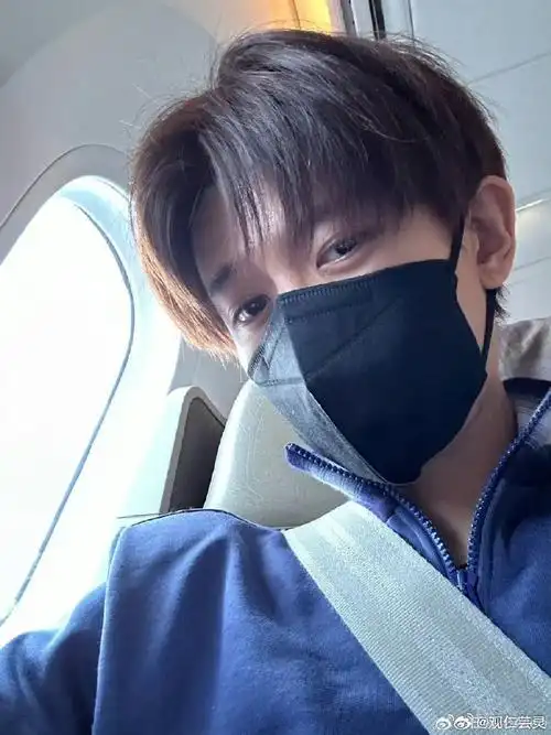 任嘉伦##任嘉伦12月第一张自拍