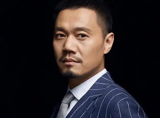 45岁男演员给46岁马伊琍演爸,导演当观众高度近视啊