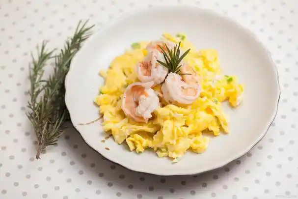 轻松上手:一步步教你做出美味的虾仁滑蛋