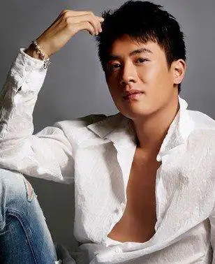 歌手 主持人出生地:河北邢台毕业院校:北京电影学院出道时间:杜淳简介