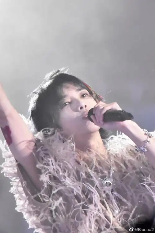 就这个**腰细身材好爽!  华晨宇花花hcy#华晨宇