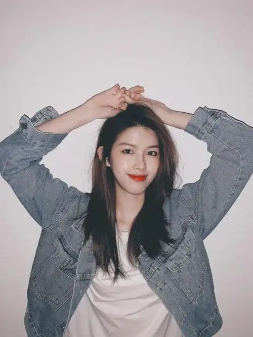 自拍姿势自拍照怎么拍