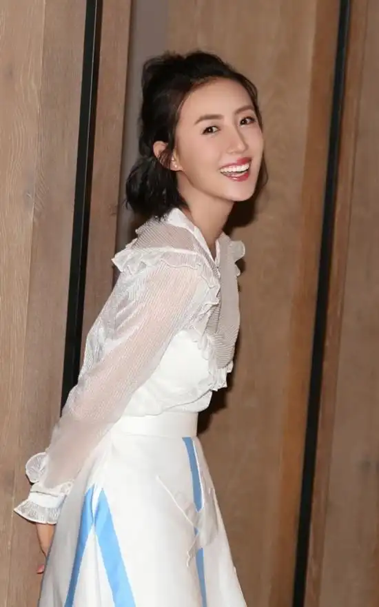 张墨锡早秋写真曝光俏丽短发甜美清新