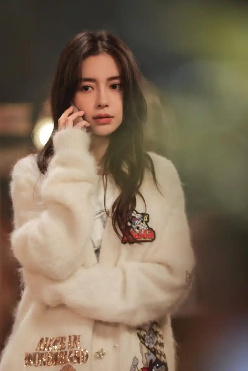 angelababy高清壁纸头像(十七)[亲吻]