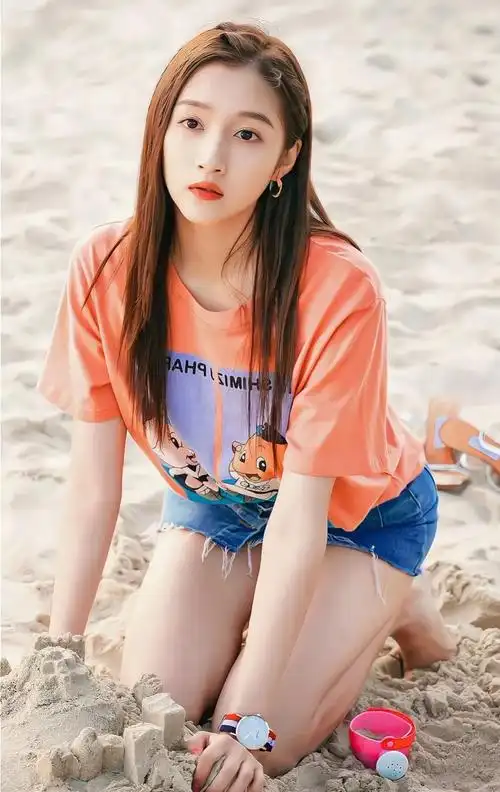 关晓彤粉嫩佳人娇媚写真优雅迷人