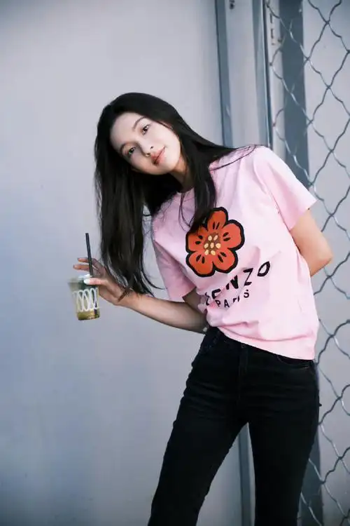 王玉雯粉色的ootd