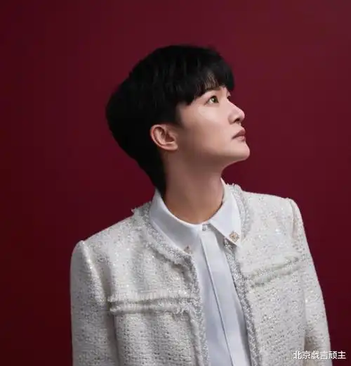 大家的春晚周深现身直播间高情商巧妙化解尴尬引发全网热议