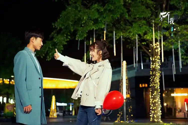 蔡文静献唱《柒个我》插曲 地咚张一山全靠酒壮胆